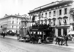 Houten steigerwagen gebruikt voor straattramdraadreparaties, Sint-Petersburg, 1908